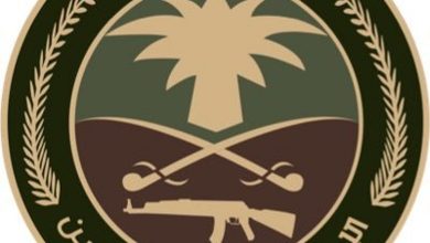 صورة ضبط مخالف لنظام أمن الحدود بجازان لترويجه الحشيش وأقراصًا خاضعة لتنظيم التداول الطبي