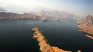 صورة البرلمان الإيراني يوافق على إغلاق مضيق هرمز.. والقرار النهائي للسلطات الأمنية