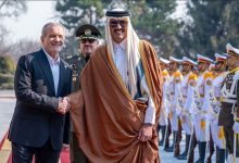 صورة أمير قطر يدين استهداف قاعدة “العديد” في اتصال مع الرئيس الإيراني