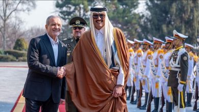 صورة أمير قطر يدين استهداف قاعدة “العديد” في اتصال مع الرئيس الإيراني