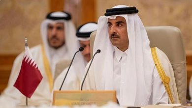 صورة أمير قطر يتلقى اتصالًا هاتفيًا من الرئيس الأمريكي