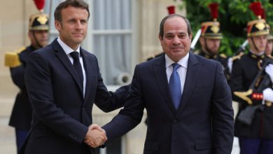 صورة السيسي لماكرون: إقامة الدولة الفلسطينية على حدود 67 السبيل الوحيد للسلام