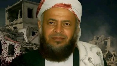 صورة مصدر في أسرة الشيخ حنتوس يروي اللحظات الأخيرة قبل استشهاده.. ''قاوم الحوثيين 12 ساعة وارتقى في سطح منزله شامخًا رافضًا الإستسلام''