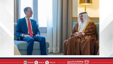 صورة نائب جلالة الملك ولي العهد يؤكد على ما يربط بين مملكة البحرين والولايات المتحدة الأمريكية من علاقات صداقةٍ تاريخيةٍ وشراكاتٍ استراتيجيةٍ على الصُعد كافة وتحظى بحرص متبادلٍ على تنميتها والدفع بها نحو مستوياتٍ أكثر تميزًا