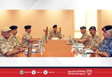 صورة رئيس هيئة الأركان يترأس اجتماع مجلس كلية عيسى العسكرية الملكية
