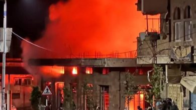 صورة حصيلة جديدة بضحايا قصف الحوثيين محطة وقود في تعز والحرائق انتشرت إلى أماكن أخرى وخلفت أضراراً كبيرة