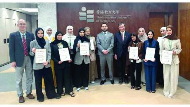 صورة طالبات جامعة الإمارات يستعرضن ابتكارات تعليمية في هونغ كونغ