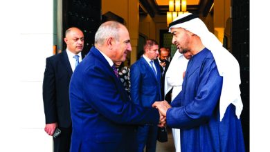 صورة رئيس الدولة ورئيس وزراء أرمينيا يبحثان علاقات التعاون بين البلدين