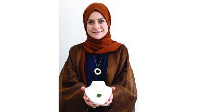 صورة المهندسة سارة تحوّل «بصمات الصوت» إلى مجوهرات تلامس القلوب