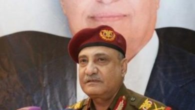 صورة صلاح باتيس يفضح هادي وخيانة وزير دفاعه محمد ناصر أحمد قبيل سقوط صنعاء وماذا قالا له عندما طلب منهم إعلان النفير ضد الحوثيين وقصة الـ10 آلاف مقاتل