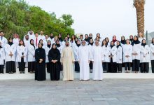 صورة محمد بن راشد يلتقي أوائل خريجي جامعة محمد بن راشد للطب والعلوم الصحية