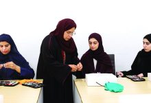 صورة فتيات «غراس الصيف» يتعلمن السنع وفنون الضيافة وحرفاً نسائية