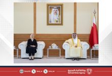 صورة وزير الإعلام يستقبل سفيرة الجمهورية التركية لدى مملكة البحرين