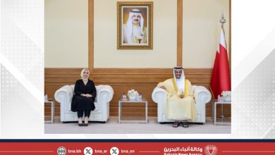 صورة وزير الإعلام يستقبل سفيرة الجمهورية التركية لدى مملكة البحرين