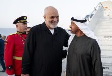 صورة رئيس الدولة ورئيس الوزراء الألباني يبحثان علاقات البلدين