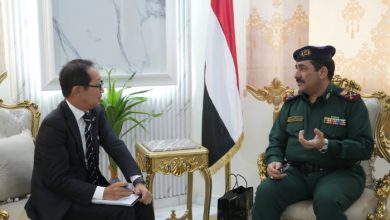 صورة وزير الداخلية يناقش دعم القطاع الأمني وتعزيز التعاون مع اليابان