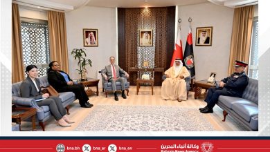 صورة وزير الداخلية يستقبل السفير الأمريكي ويشيد بالعلاقات الوثيقة والشراكة الاستراتيجية بين البلدين