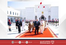 صورة رئيس الجمهورية اللبنانية يغادر البلاد بعد زيارة رسمية لمملكة البحرين