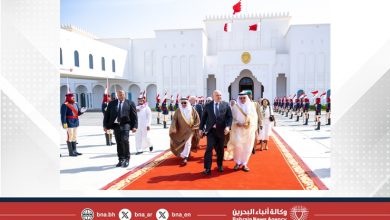 صورة رئيس الجمهورية اللبنانية يغادر البلاد بعد زيارة رسمية لمملكة البحرين