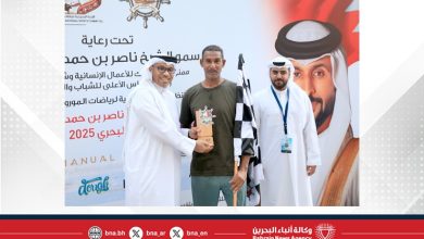 صورة الدوسري وجاسم بطلا سباق “سباح الموروث” في خليج البحرين ضمن موسم ناصر بن حمد لرياضات الموروث البحري
