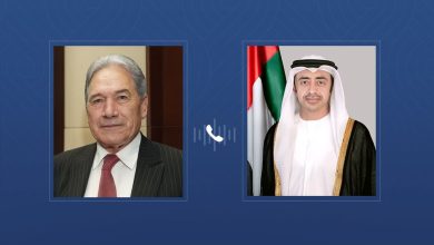 صورة عبدالله بن زايد ووزير خارجية نيوزيلندا يبحثان هاتفيا تعزيز العلاقات الثنائية
