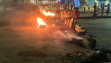 صورة عاجل: اللجنة الأمنية بحضرموت تكشف عن رصد عناصر ''مندسة'' تابعة للقاعدة والحوثيين توزع أموالاً لإثارة الفوضى وتحذر من استغلال المظاهرات