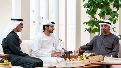 صورة رئيس الدولة يستقبل حمدان بن محمد بن راشد
