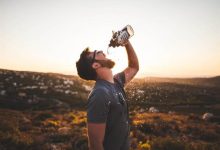 صورة لماذا نشعر بالعطش بعد تناول الطعام المالح؟.. سر بيولوجي مذهل