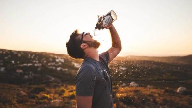 صورة لماذا نشعر بالعطش بعد تناول الطعام المالح؟.. سر بيولوجي مذهل