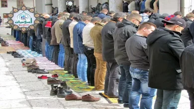 صورة ما حكم قراءة المأموم آية فيها سجدة في الصلاة السرية؟.. الإفتاء توضح