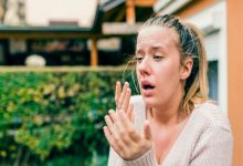 صورة كسر الضلوع وتورم الحلق.. ماذا يحدث لجسمك عند كتم العطس؟