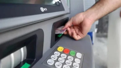 صورة بالخطوات.. كيف تسحب أموالك من المحافظ الذكية عبر ماكينات الـ” ATM”؟