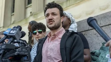صورة ناشط مؤيد للفلسطينيين يطالب إدارة ترامب بـ20 مليون دولار تعويضا عن احتجازه