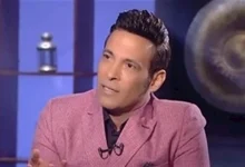 صورة سعد الصغير ينشر صورًا تجمعه بزوجته وأبنائه من حفل زفاف ابنة شقيقته