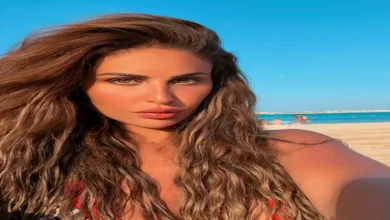 صورة بـ “فستان قصير على البحر”.. مي سليم تقضي إجازة الصيف في العل