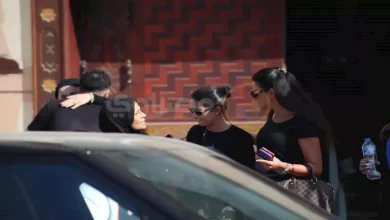 صورة إصابة مخرجة وصدمة الجمهور بسبب روبي.. لقطات من جنازة سامح عب