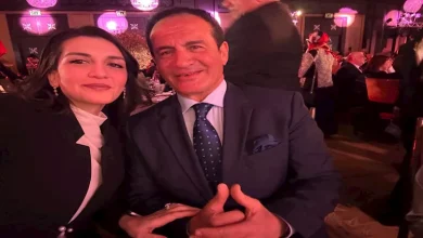صورة محمد ثروت يهنئ ابنته داليا بعد حصولها على درجة الماجستير