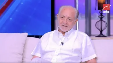 صورة “مش عارف تدير نفسك”.. عبد العزيز مخيون يكشف عن نصيحة سعاد حس