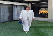صورة بالصور.. أحدث جلسة تصوير لـ بوسي أمام حمام السباحة
