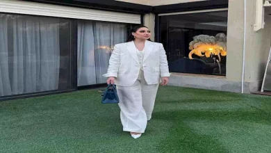 صورة بالصور.. أحدث جلسة تصوير لـ بوسي أمام حمام السباحة