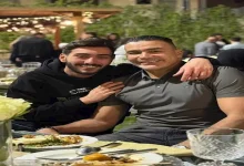 صورة 3 صور لعصام الحضري مع ابنه يهنئه بهذه المناسبة