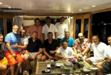 صورة “لمة الصحبة الحلوة”..شريف منير ينشر صورة مع نجوم الفن بالساحل الشمالي