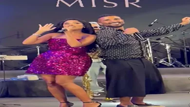 صورة “فين باقى البنطلون”.. إطلالات أحمد سعد المثيرة للجدل