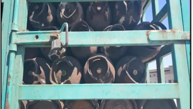صورة البترول تضبط سيارة تحمل أسطوانات بوتاجاز مغطاة بالصدأ