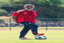 صورة ريبيرو يحاضر لاعبي الأهلي قبل مباراة البنزرتي