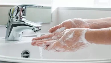 صورة ما أضرار الإفراط في غسل اليدين؟