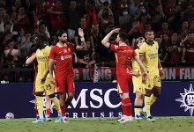 صورة لافتة هادئة.. لاعبو ليفربول يرتدون قمصانا خاصة في مباراة اليوم