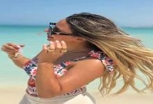 صورة 9 صور لزوجة عمرو السولية على شاطيء البحر