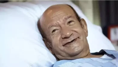 صورة “محتاج معجزة الوضع حرج”.. بطرس دانيال يعلن تدهور حالة الفنان لطفي لبيب