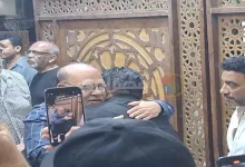 صورة رامي إمام وصلاح عبدالله.. نجوم الفن يواسون خالد جلال في وفاة شقيقه